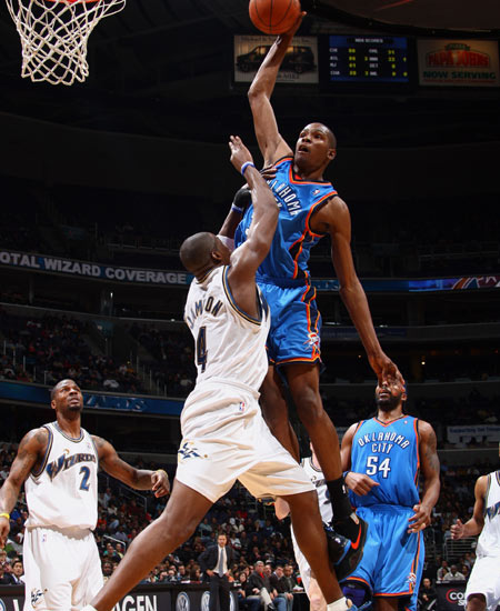 12月6日NBA看点：黄绿大战激情上演，雷霆冲击14连胜