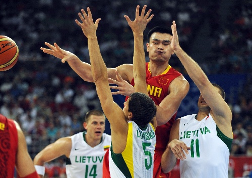 数据全面！王奕博加盟青岛首秀12分5篮板3助攻2抢断