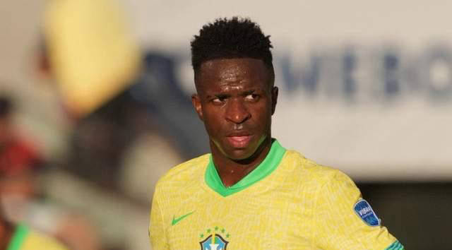 为什么现场记分板必须实时更新球员的OPS数据而非单纯打击率