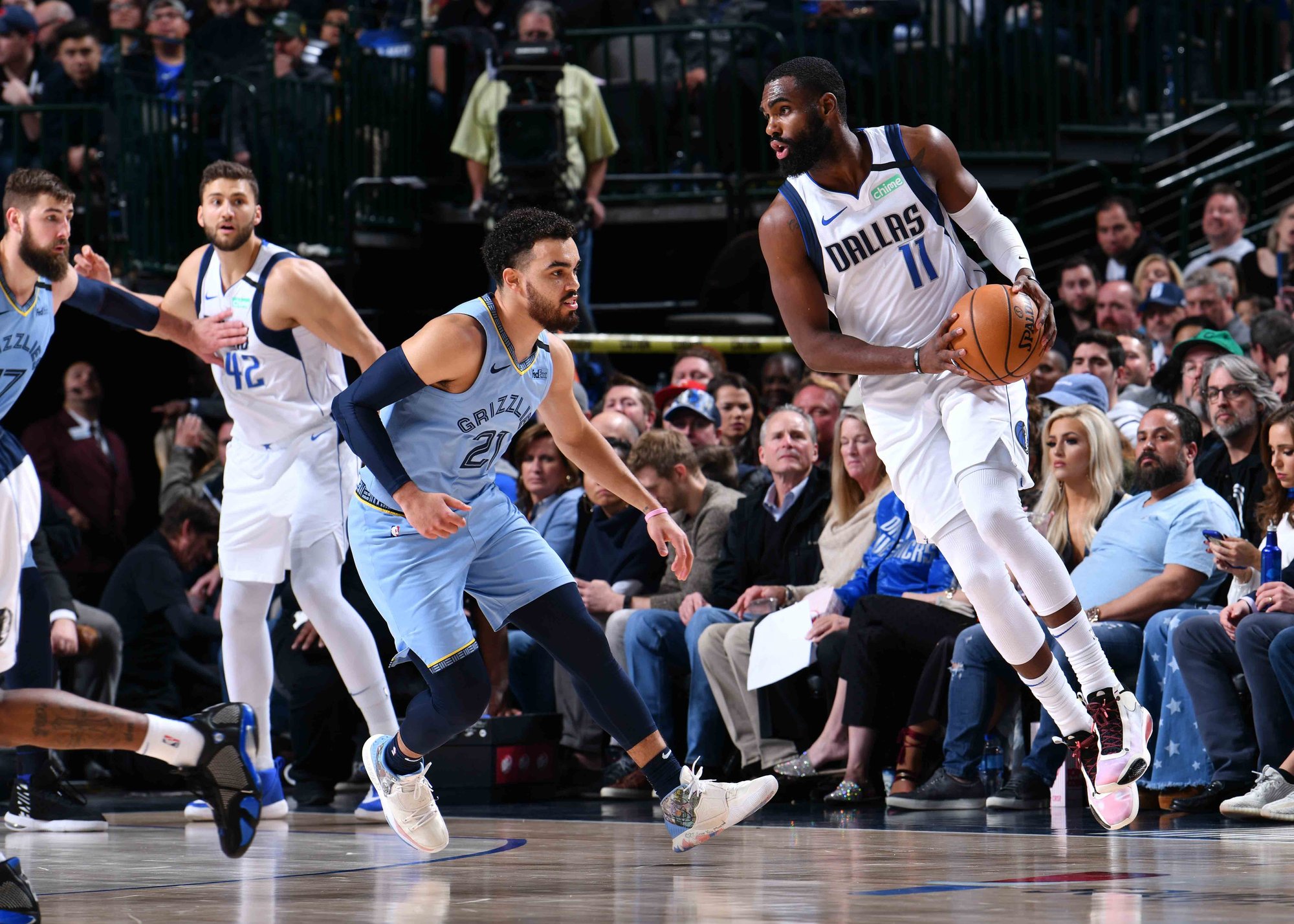 2月4日NBA看点：快船与保罗分手，对阵老鹰会有何影响？