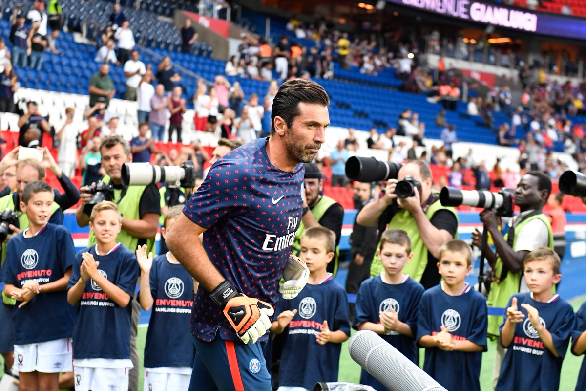 奥格斯堡vs柏林联合：格雷戈里奇、亚基奇首发，