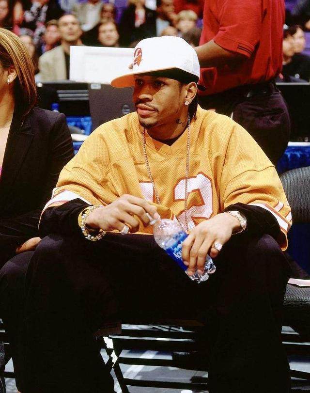 火箭三巨头74分守住主场，史密斯18+7回报乌度卡，谢泼德遭遇劲敌