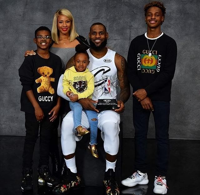 芝加哥白袜官方确认村上宗隆加盟后的赞助商名单：多达 12 家日本企业确认投资合作