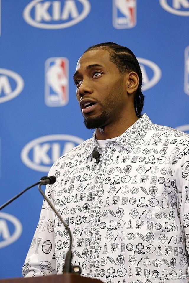 赵继伟最懂杨鸣！CBA表扬+登上辽视春晚